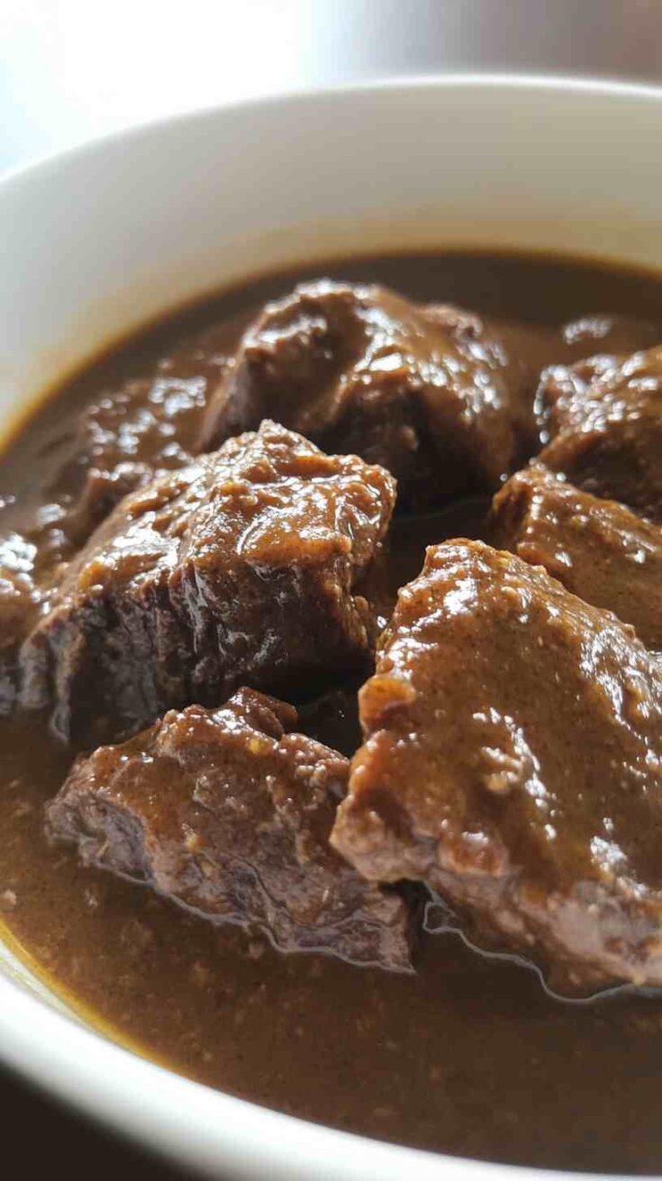 Comforting Homestyle Chuck Roast with Gravy