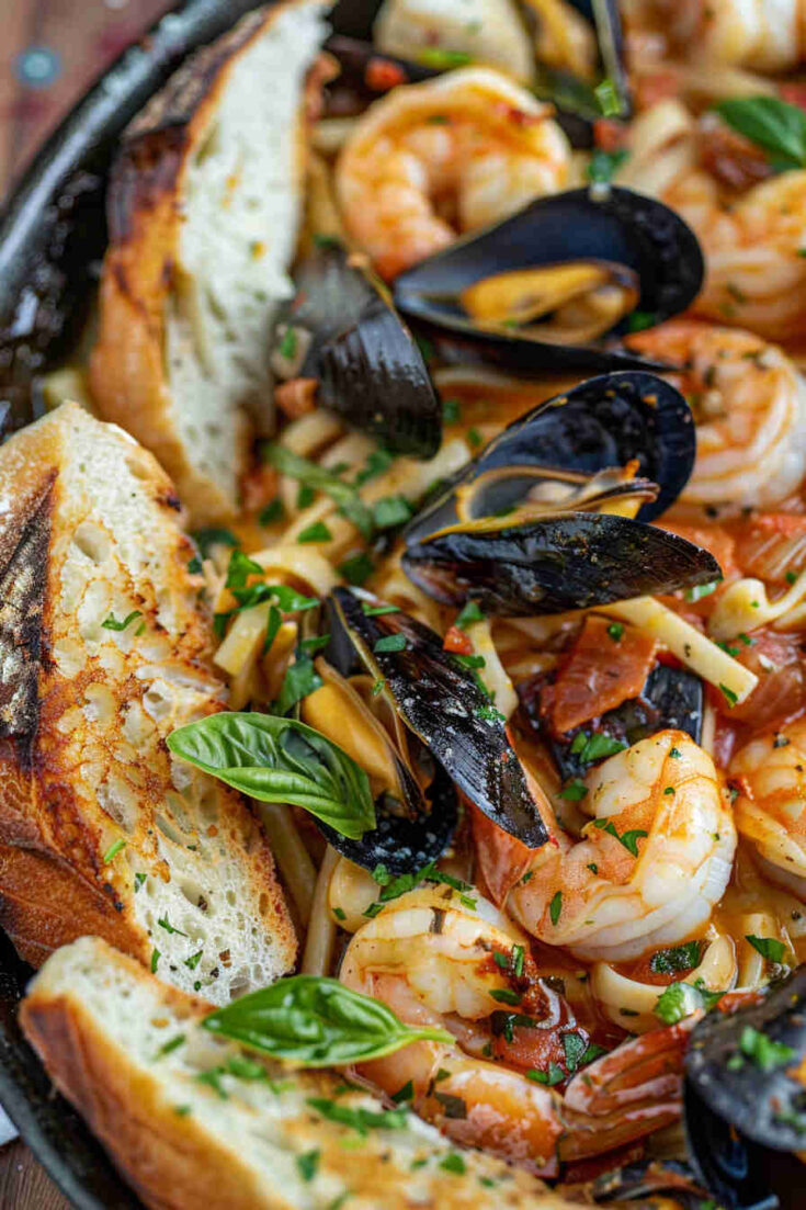 Seafood Linguine with White Wine Sauce